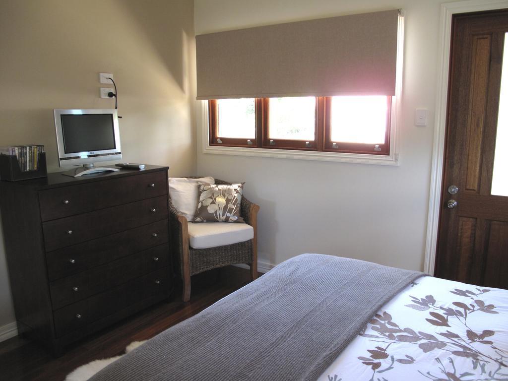 Jacaranda Creek Farmstay & B&B Sunshine Coast Oda fotoğraf