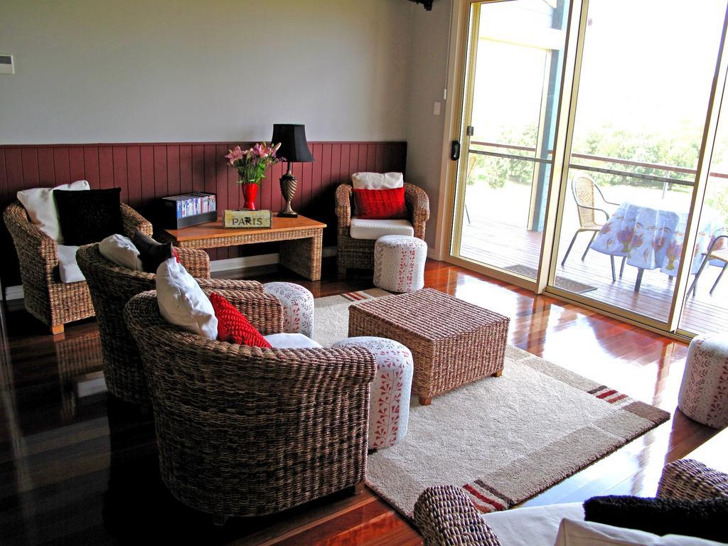 Jacaranda Creek Farmstay & B&B Sunshine Coast Oda fotoğraf