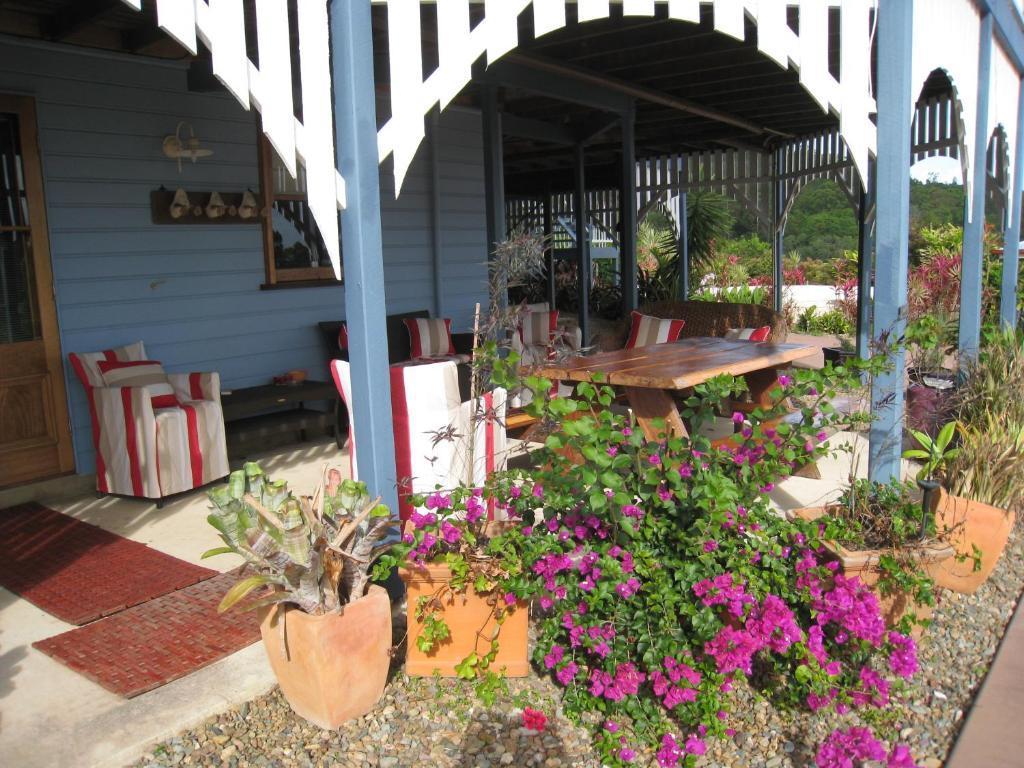 Jacaranda Creek Farmstay & B&B Sunshine Coast Oda fotoğraf